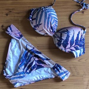 Victoria’s Secret Very Sexy Maldives Twist Front Demi Halter Bikini